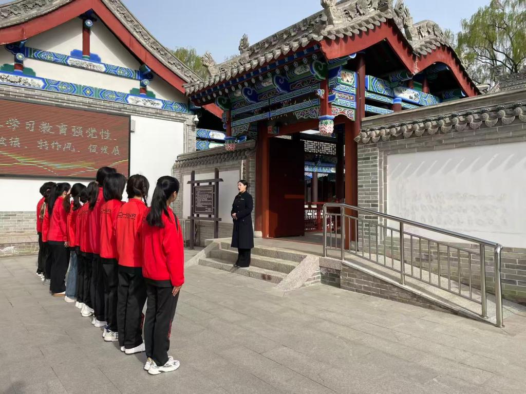 馆校协同 携手打造“场馆里的思政课”